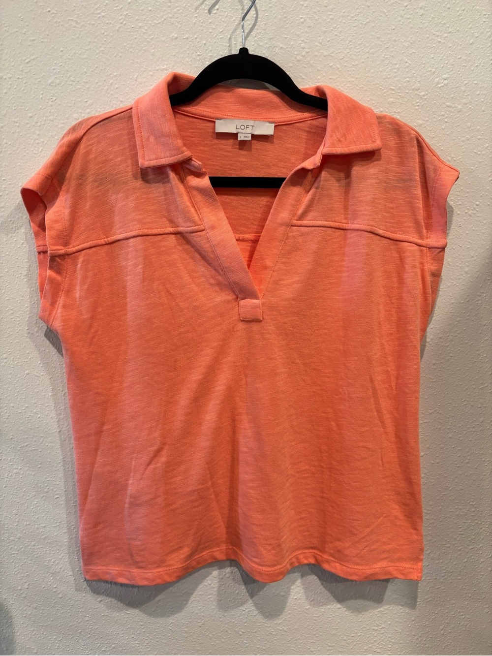 LOFT Coral V‑Neck Short Sleeve Polo small
